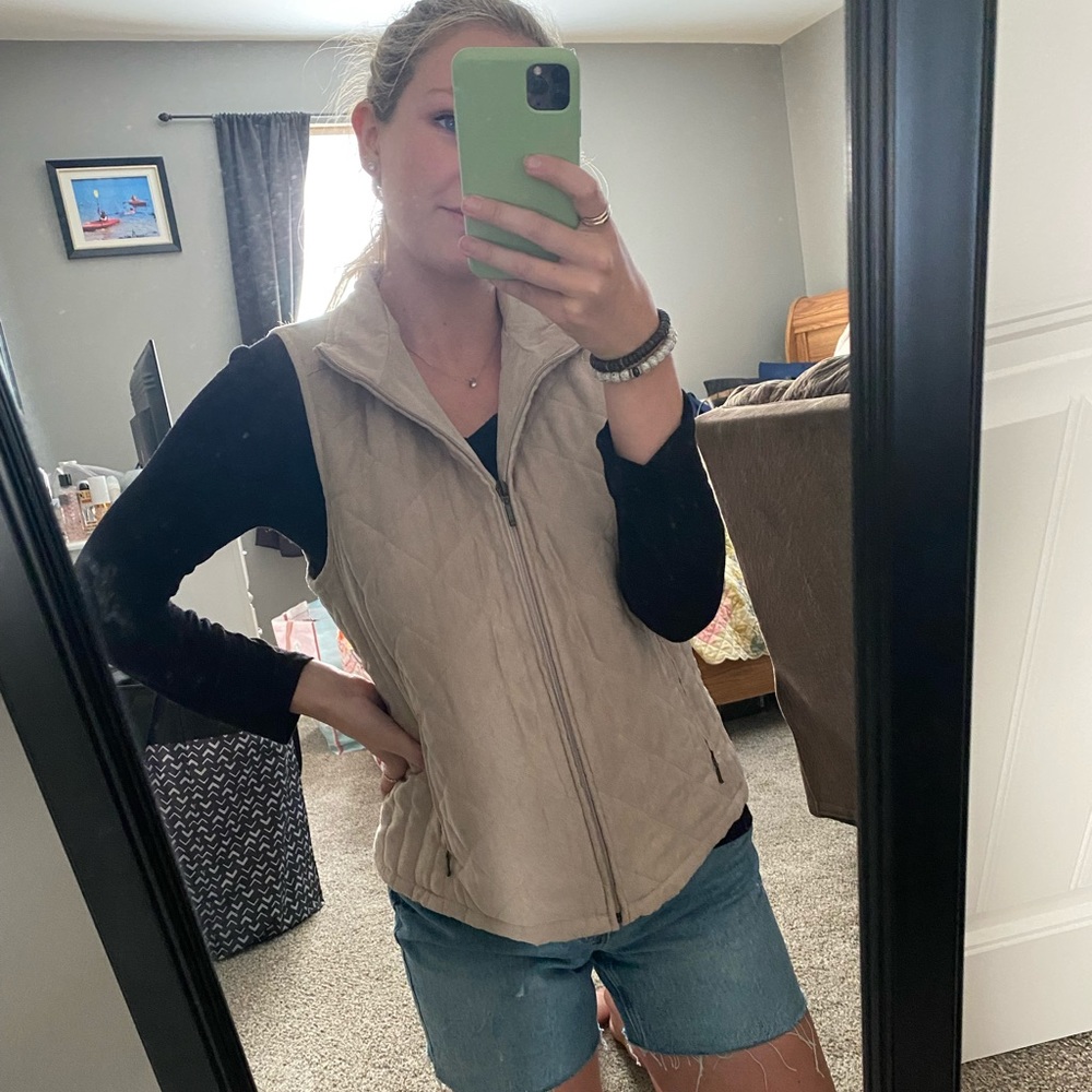 Tan Vest Women’s Large